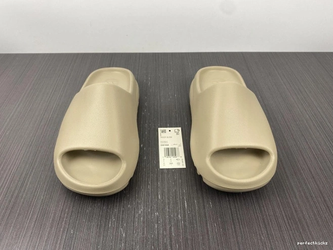 Slide Yeezy Pure GW1934 Adidas 0801